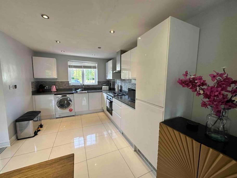 Waterside Mufc & Trafford Centre Townhouse 4 Bedroom Free Parking Manchester Zewnętrze zdjęcie