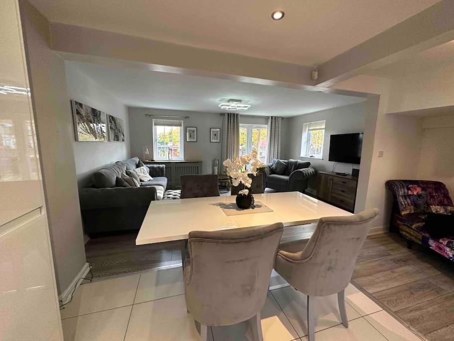 Waterside Mufc & Trafford Centre Townhouse 4 Bedroom Free Parking Manchester Zewnętrze zdjęcie